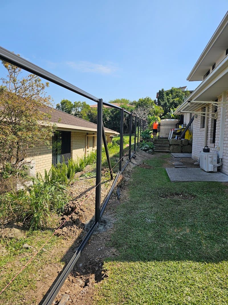 Aussie Fencing Gold Coast fencing work in Pacific Pines