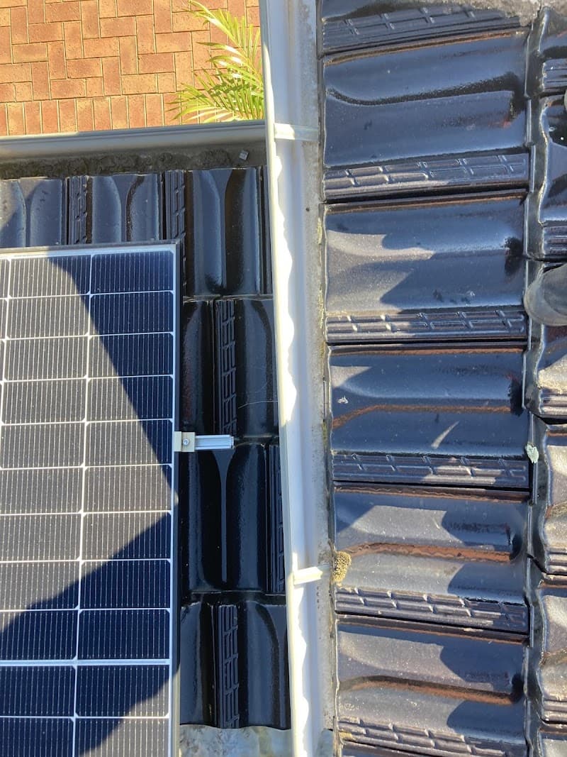 Australian Gutter Cleaning Co. gutter cleaning work in Brooklyn Park