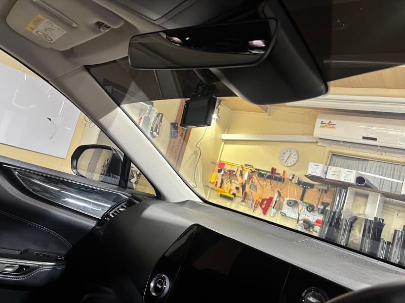 Auto4u window tinting work in Dundas