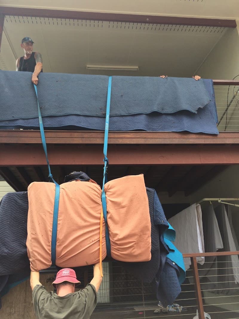 B & B Removalist removalist work in Agnes Water