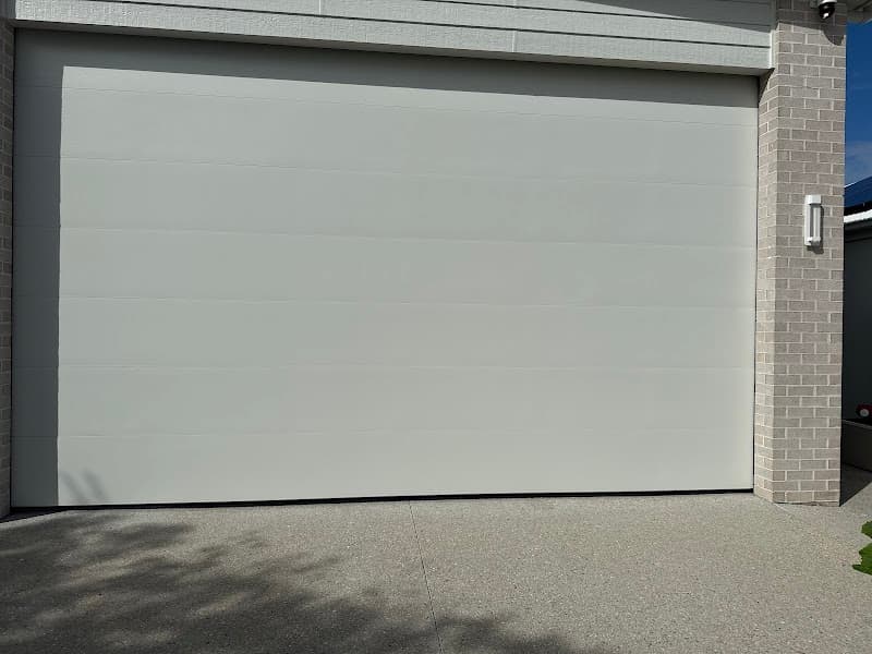 B&D Garage Doors Gold Coast garage doors work in Coombabah