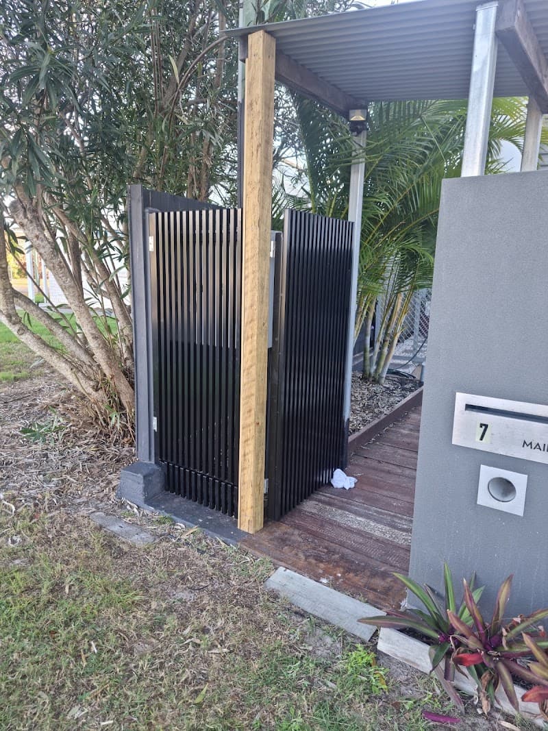 B&S Fencing World fencing work in Urangan