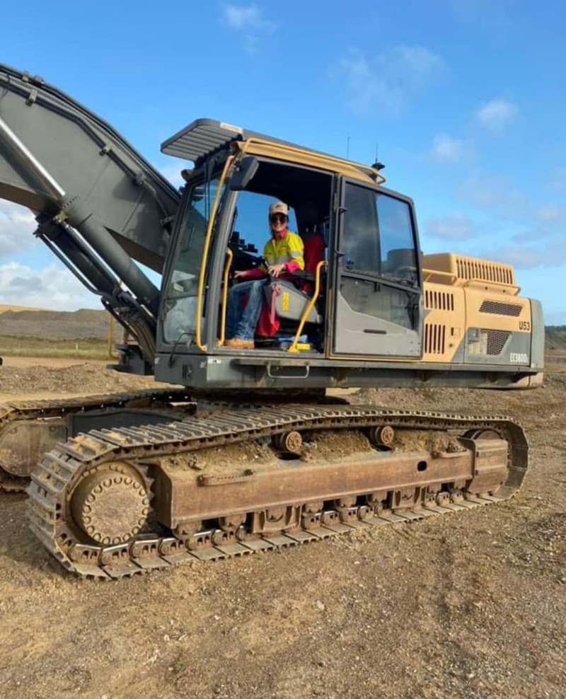 Barlow's Earthmoving demolition work in Coorooman