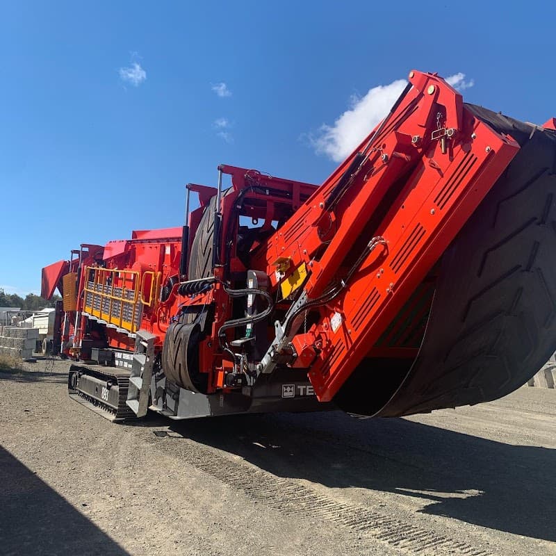 Barlow's Earthmoving demolition work in Coorooman