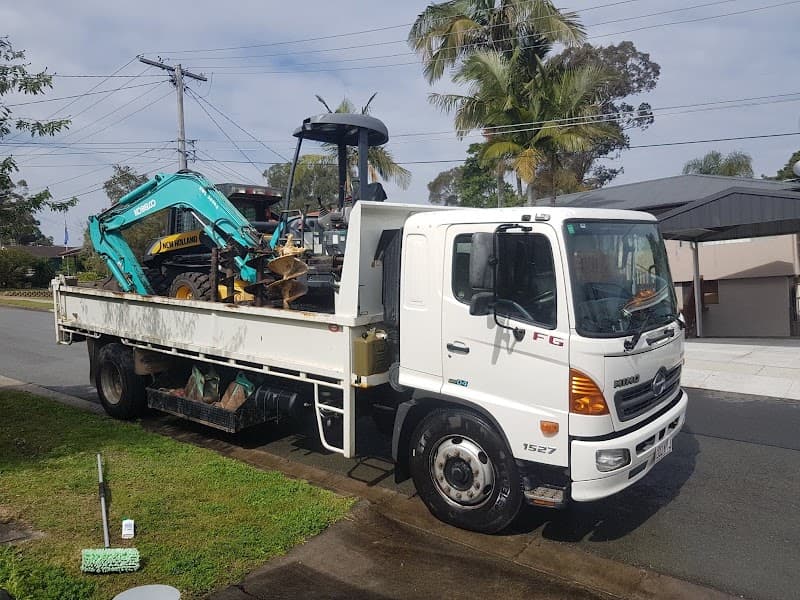 Barts Mini Excavator & Tipper. Logan City & Bayside demolition work in Rochedale South