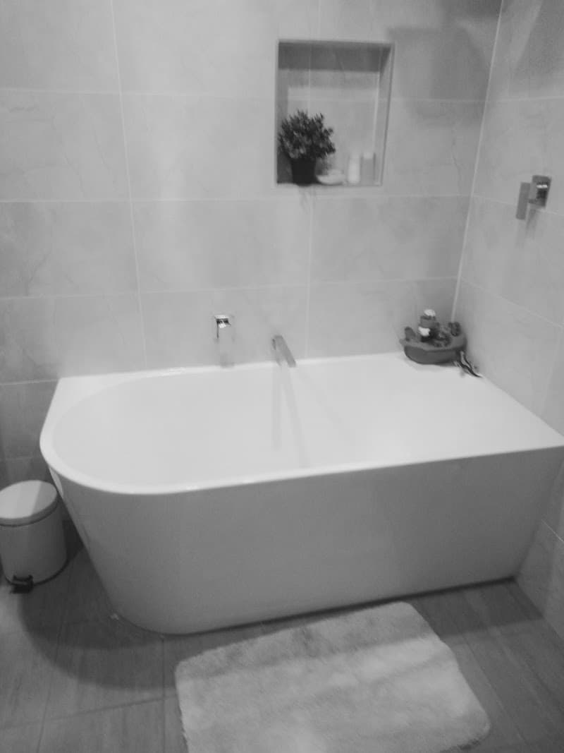 Bathroom Renovation & Wall Floor Tiler Central Coast tiling work in Avoca Beach