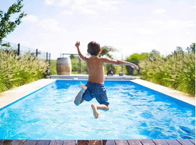 Beaches Pool Supplies pool builder work in Kewarra Beach