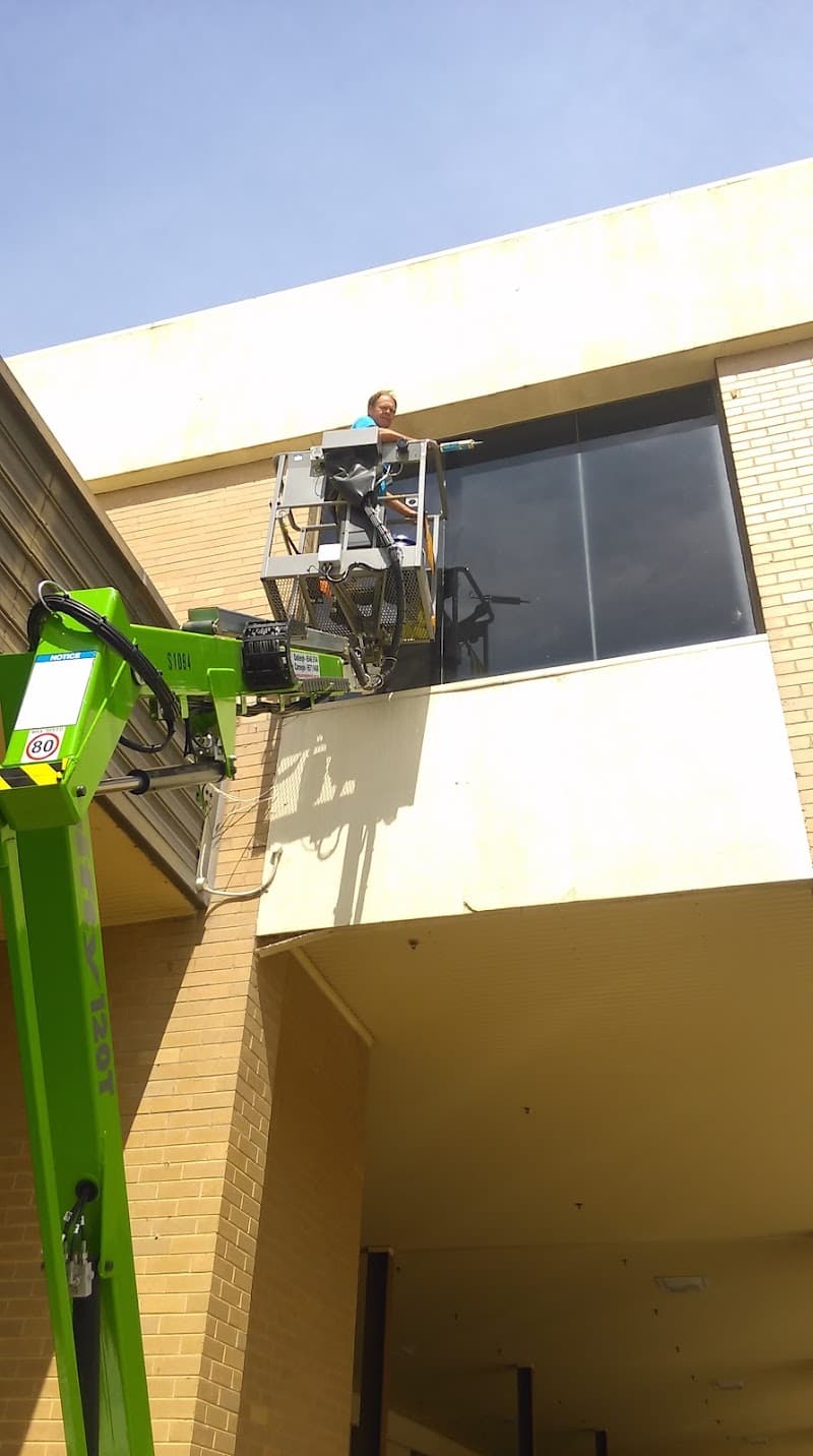 Best Glass Bendigo glass & glazier work in Flora Hill