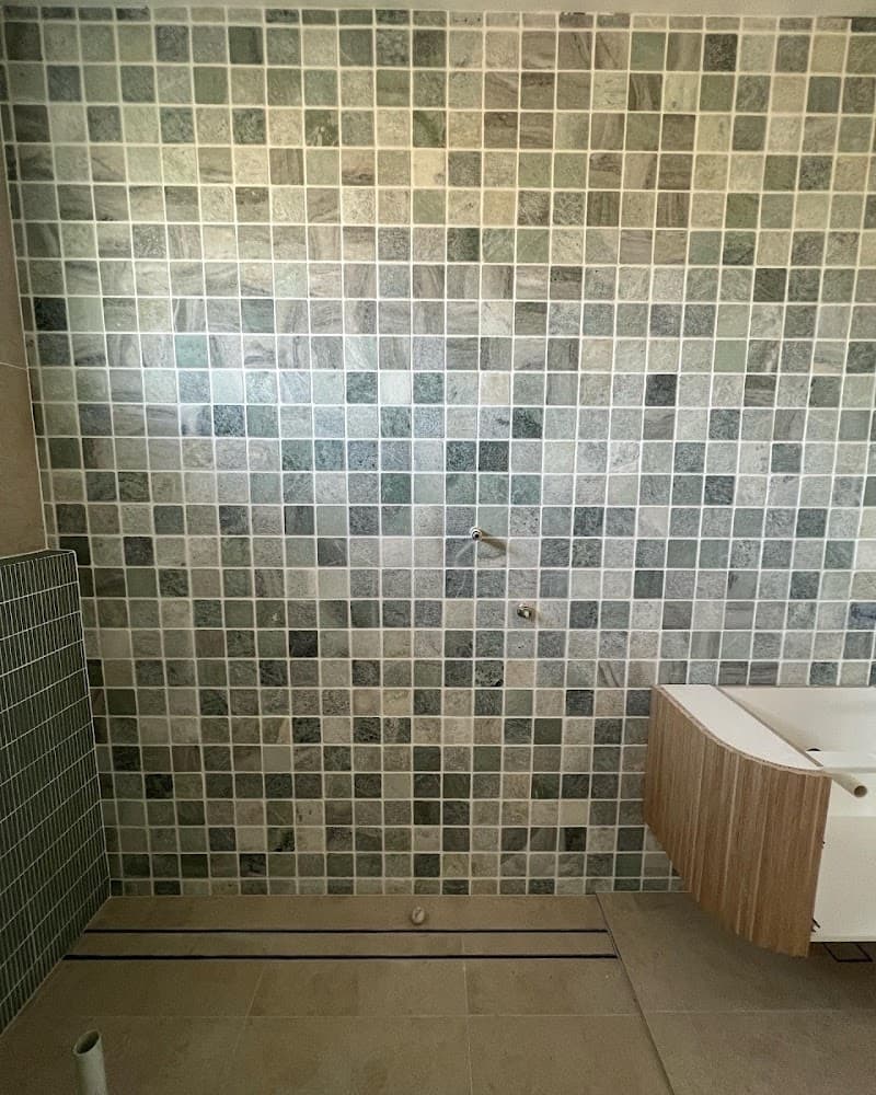BLUEDOG TILE QLD tiling work in Milton