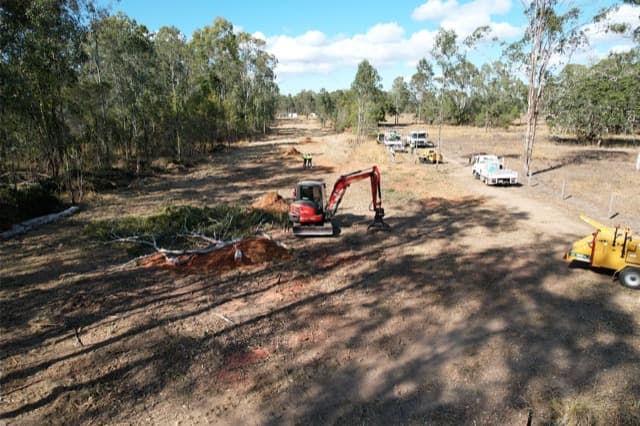 Boyne Island Tree Services tree services work in Boyne Island