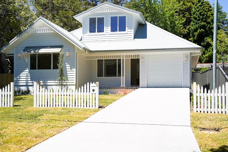 Brilliant Coatings Painting & Decorating painter work in Emu Plains