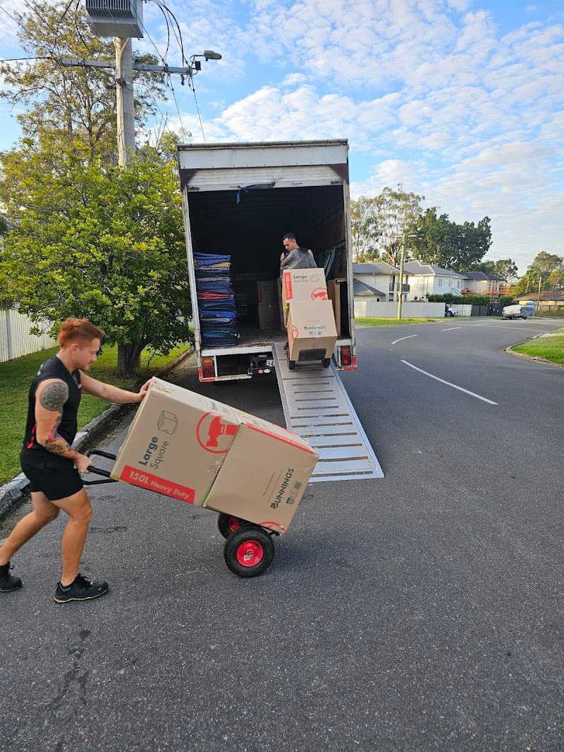 Brisbane Removalists removalist work in Milton