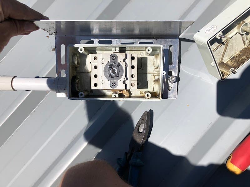 Brisbane Solar Repairs and Solar Hot Water solar panel cleaning work in Kedron