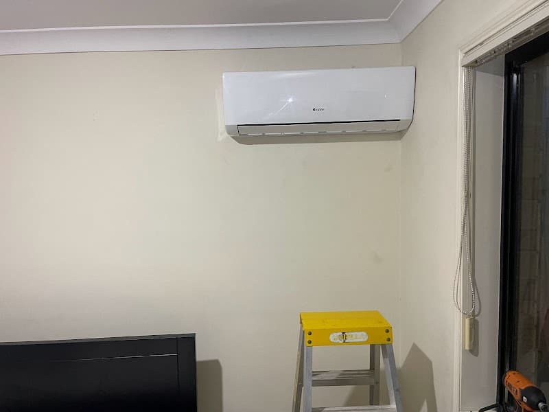 Brisbane Tradies antenna & tv work in Parkinson