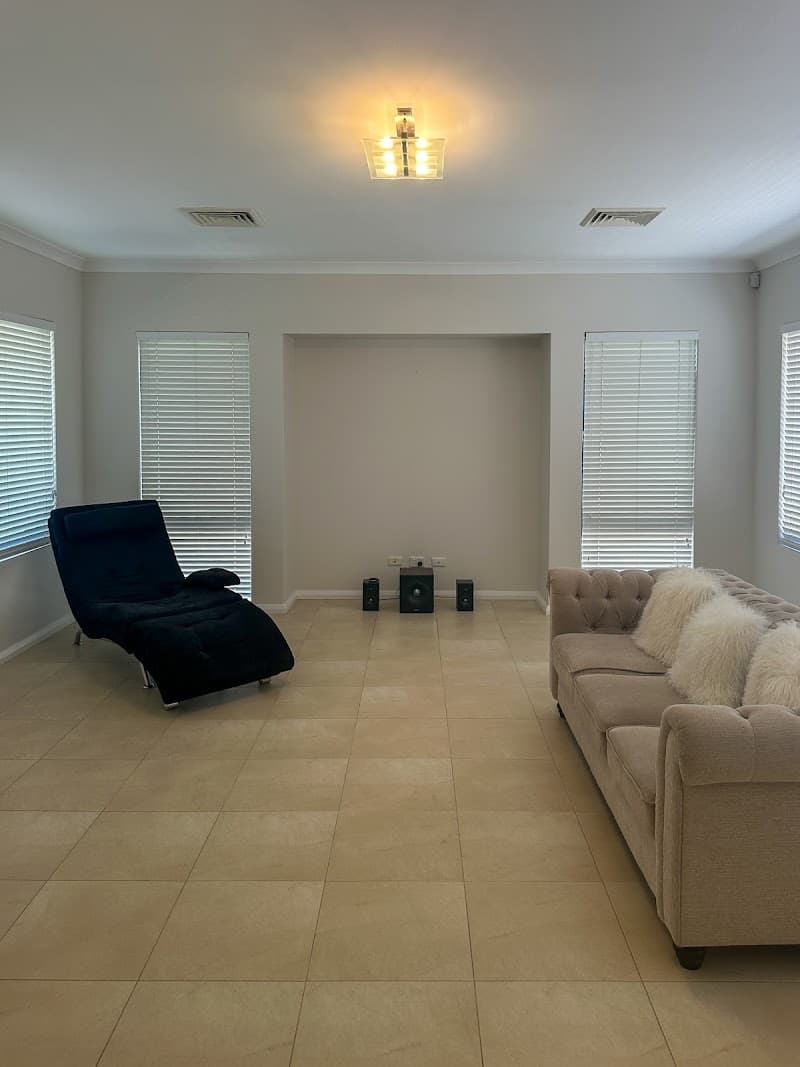 Brush and Bond painter work in Waikiki