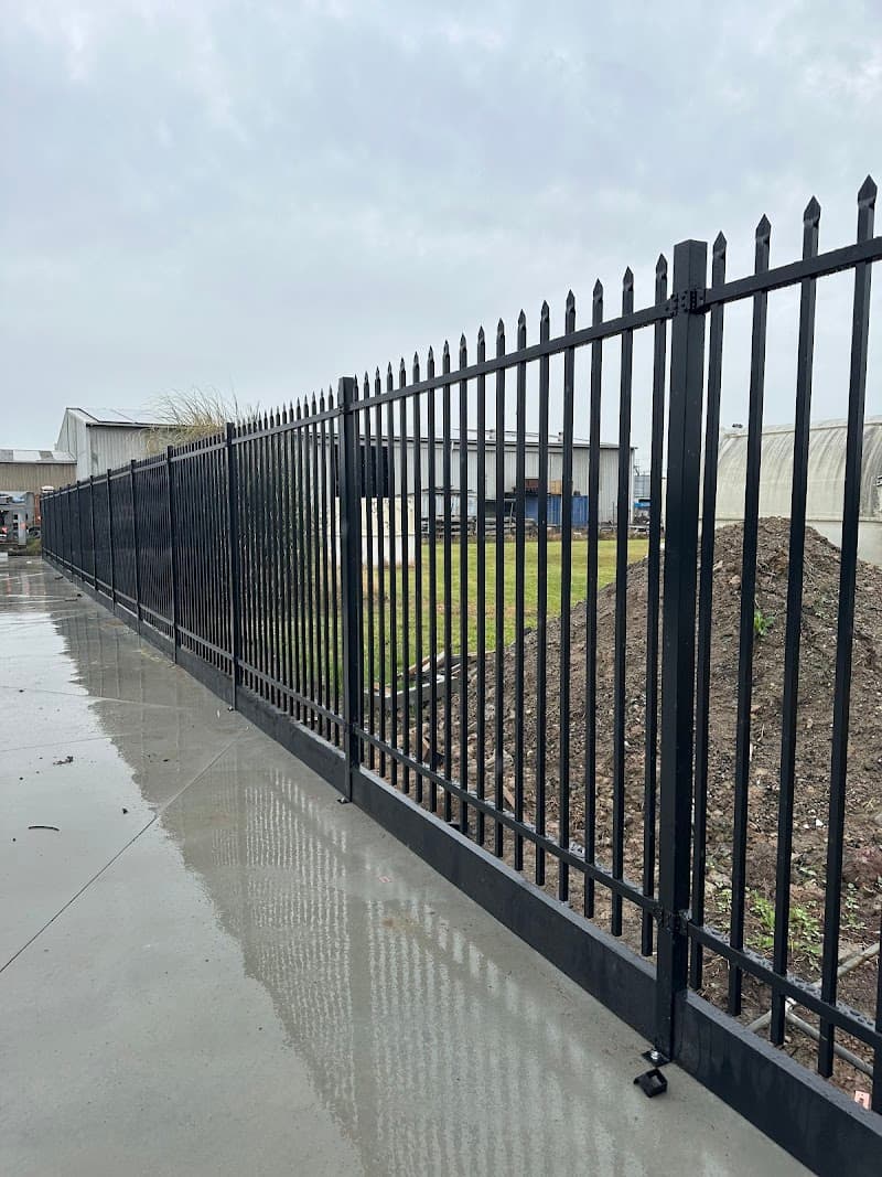 BTRG LANDSCAPE CONSTRUCTION — FENCING fencing work in Jerrabomberra