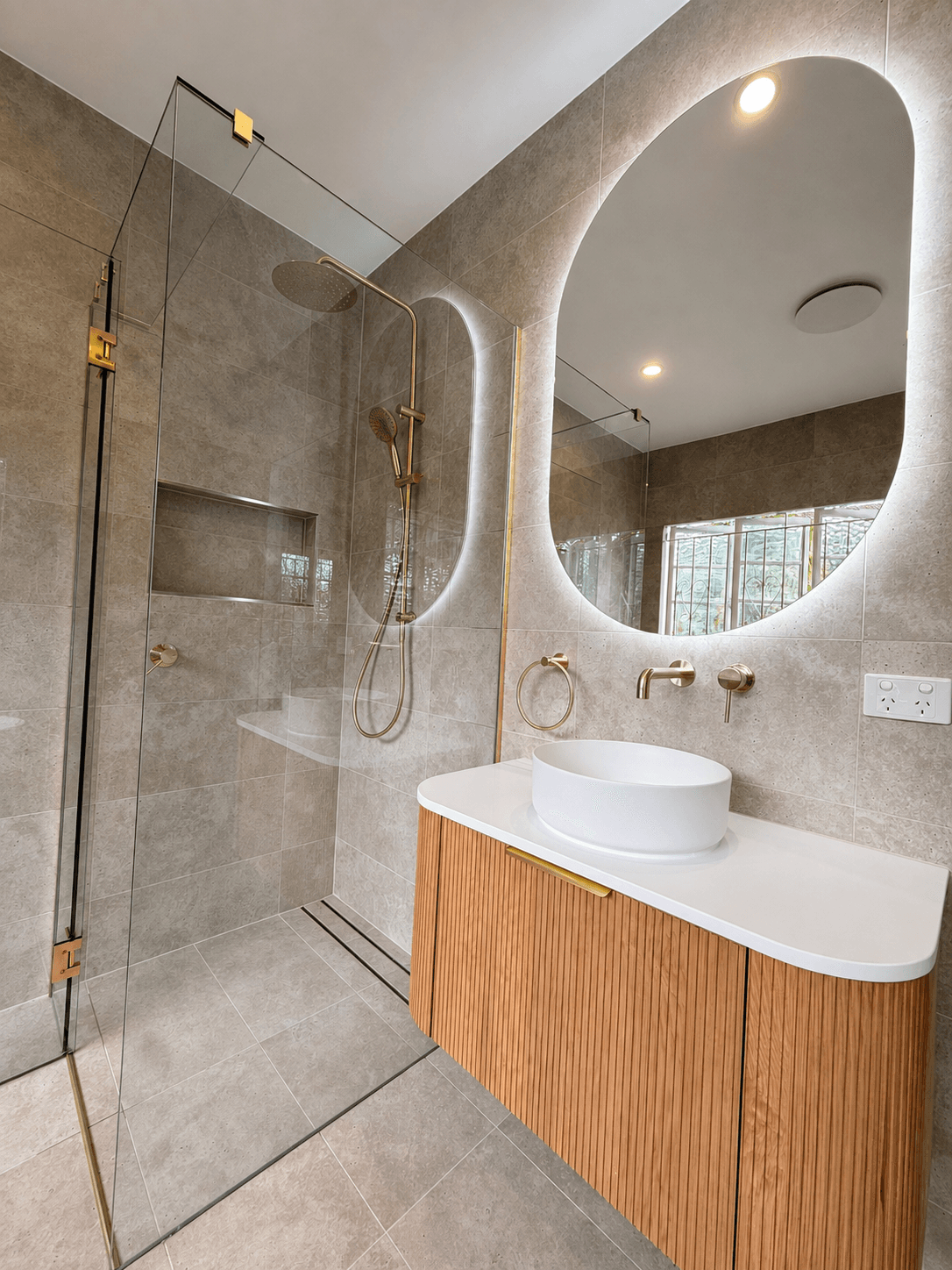 BGB Glass glass & glazier work in Robina