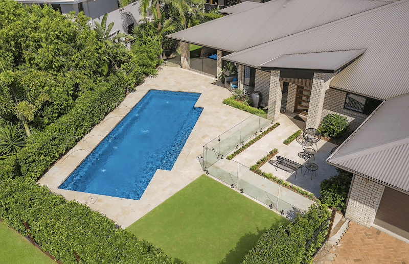 Built Right Pools pool builder work in Mermaid Waters
