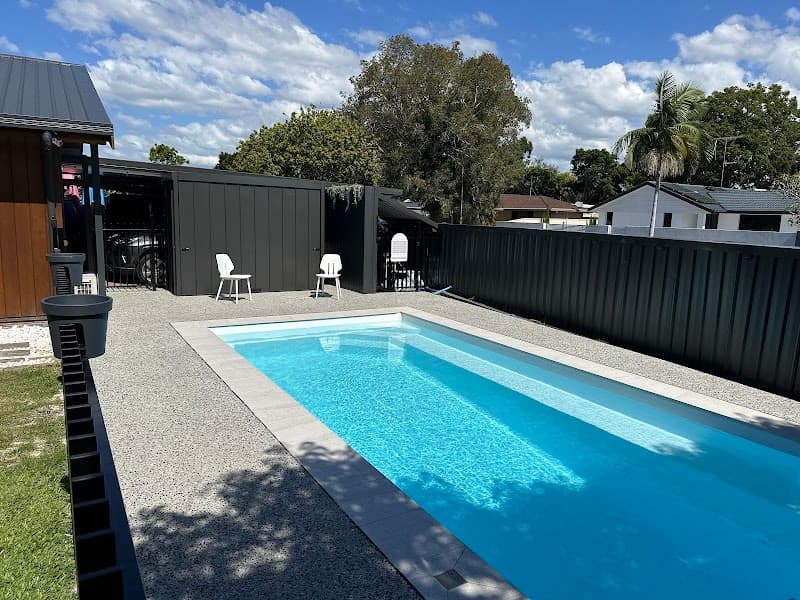 Built Right Pools pool builder work in Mermaid Waters