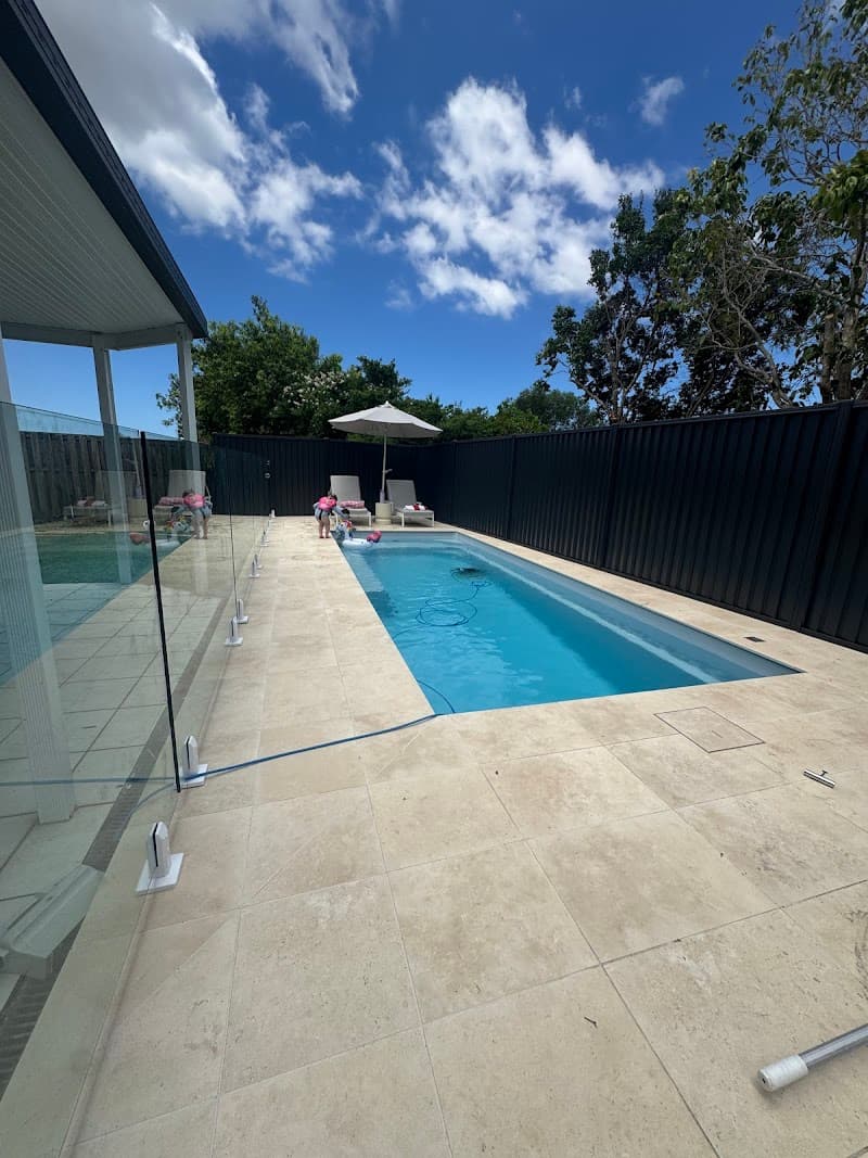 Built Right Pools pool builder work in Mermaid Waters