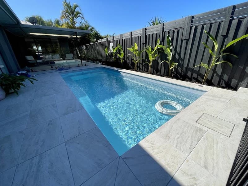 Built Right Pools pool builder work in Mermaid Waters