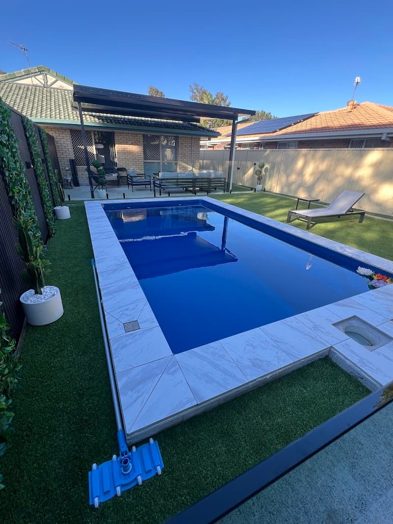 Built Right Pools pool builder work in Mermaid Waters