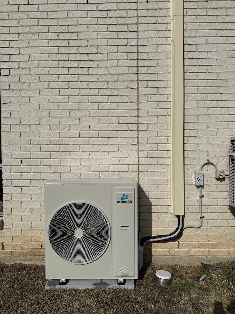 Bulls Air Conditioning Services air conditioning work in Broadbeach Waters