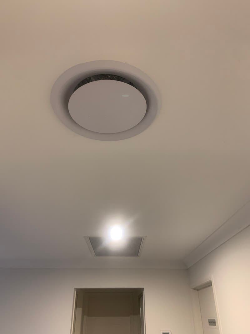 Bulls Air Conditioning Services air conditioning work in Broadbeach Waters