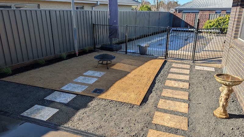 Bushmans Backyard Blitz landscaping work in Albury