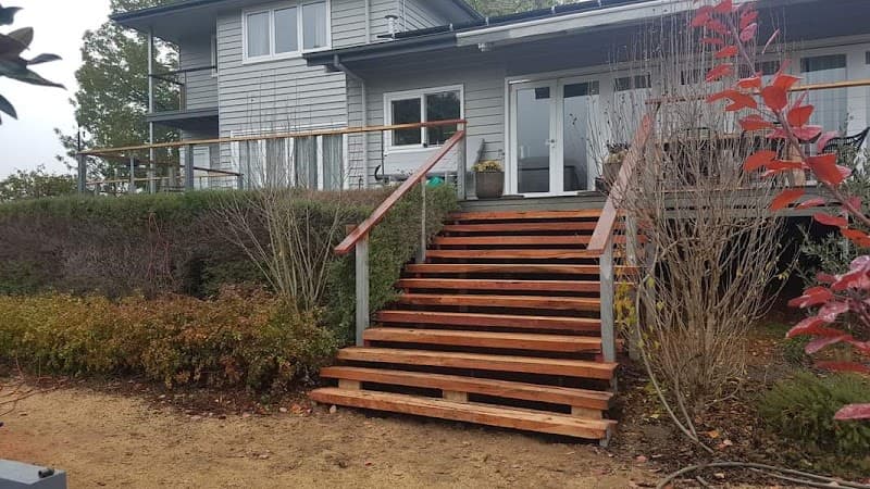 Bushmans Backyard Blitz landscaping work in Albury