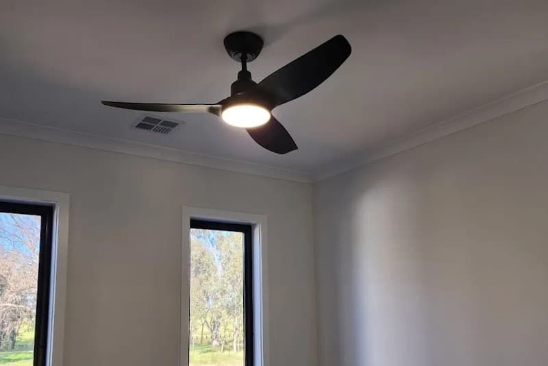 C and E Electrical electrician work in North Albury