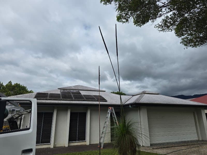 Cairns high pressure cleaning gutter cleaning work in Freshwater