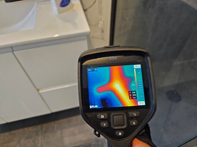 Cairns Pre-Purchase Building Reports and Pest Services pest control work in Brinsmead