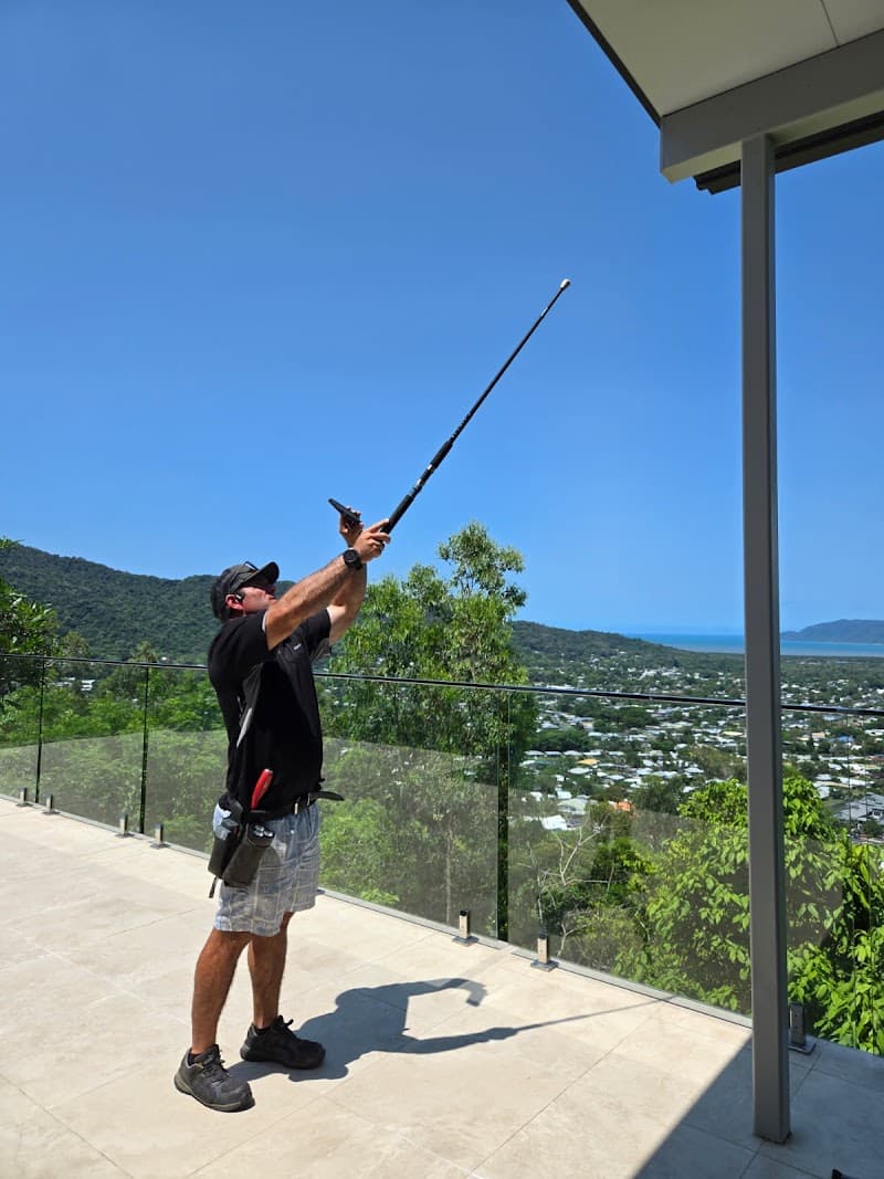 Cairns Pre-Purchase Building Reports and Pest Services pest control work in Brinsmead
