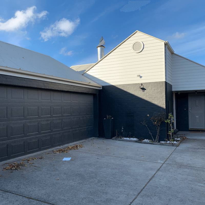 Can Creations painter work in Lake Wendouree