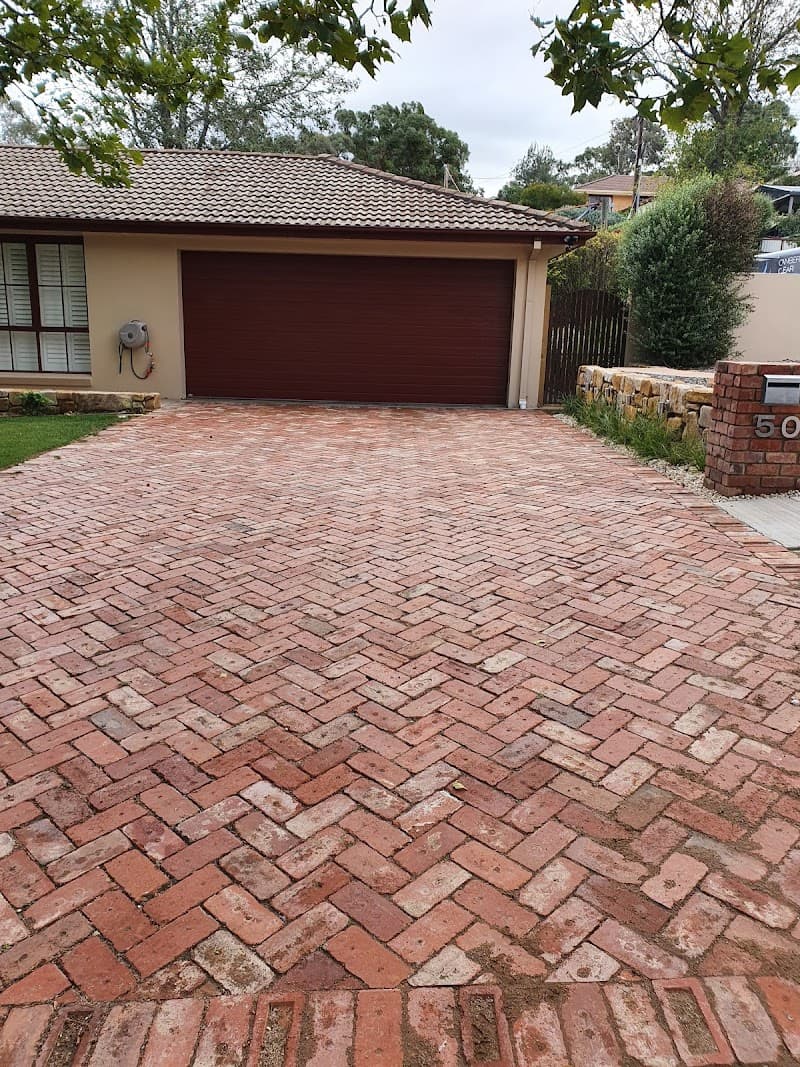 Canberra Clear Landscaping landscaping work in MacGregor