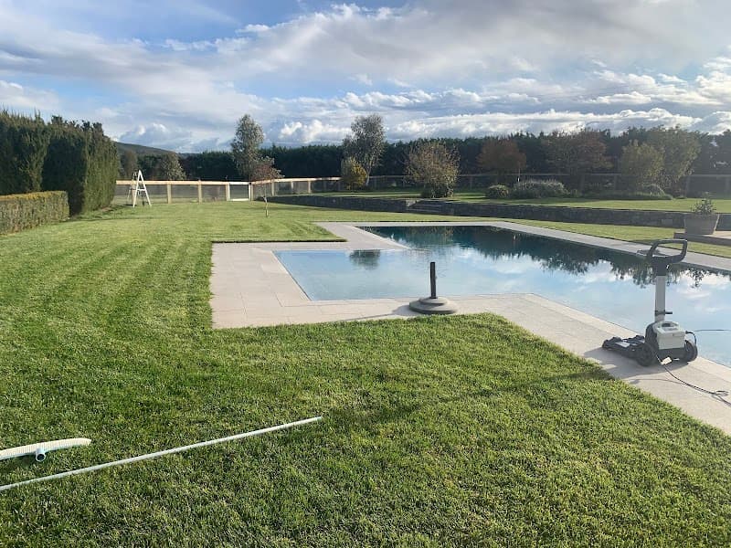Canberra Hedge and Lawn lawn care work in Waramanga