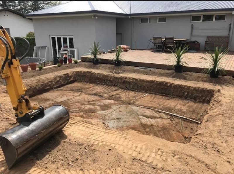 Canberra Mini Diggers demolition work in Fyshwick
