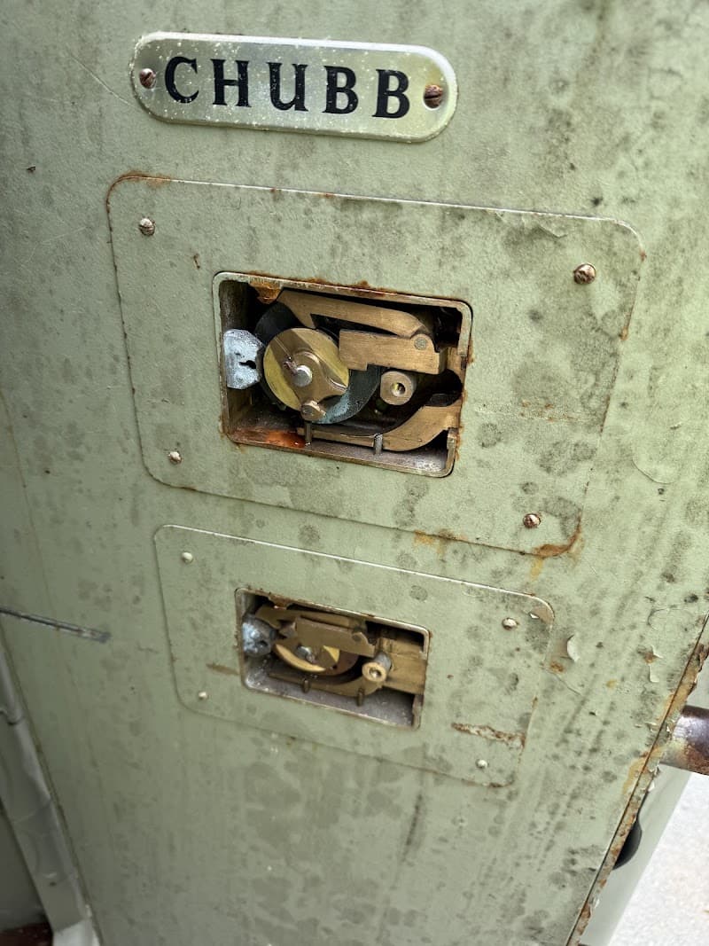 Canberra Safecrackers LOCKSMITH locksmith work in Dickson