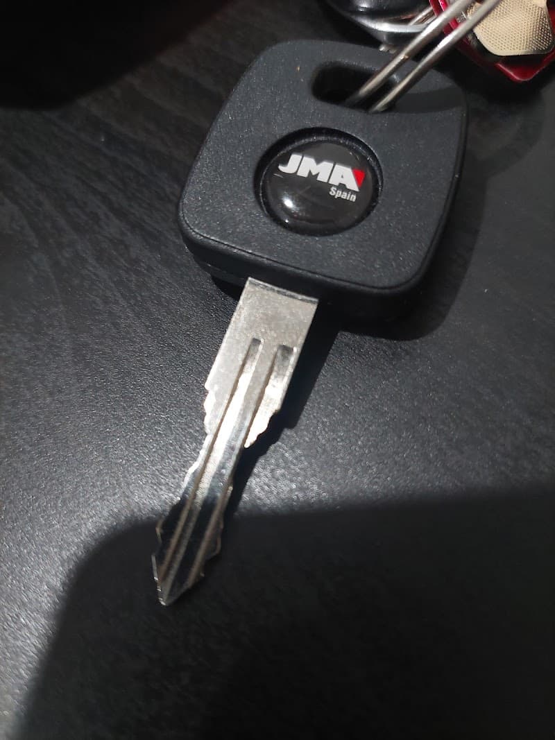 Car Keys Melbourne locksmith work in Port Melbourne