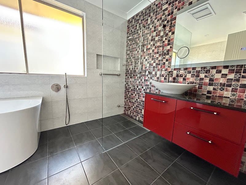 Carlos' Bathroom Renovations bathroom renovation work in Kurrajong Hills