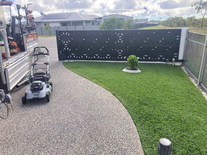 CBK Mowing gardening work in Thuringowa Central
