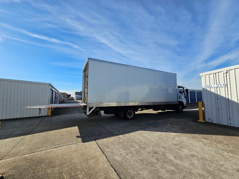 Cheap Removals Victoria removalist work in Point Cook