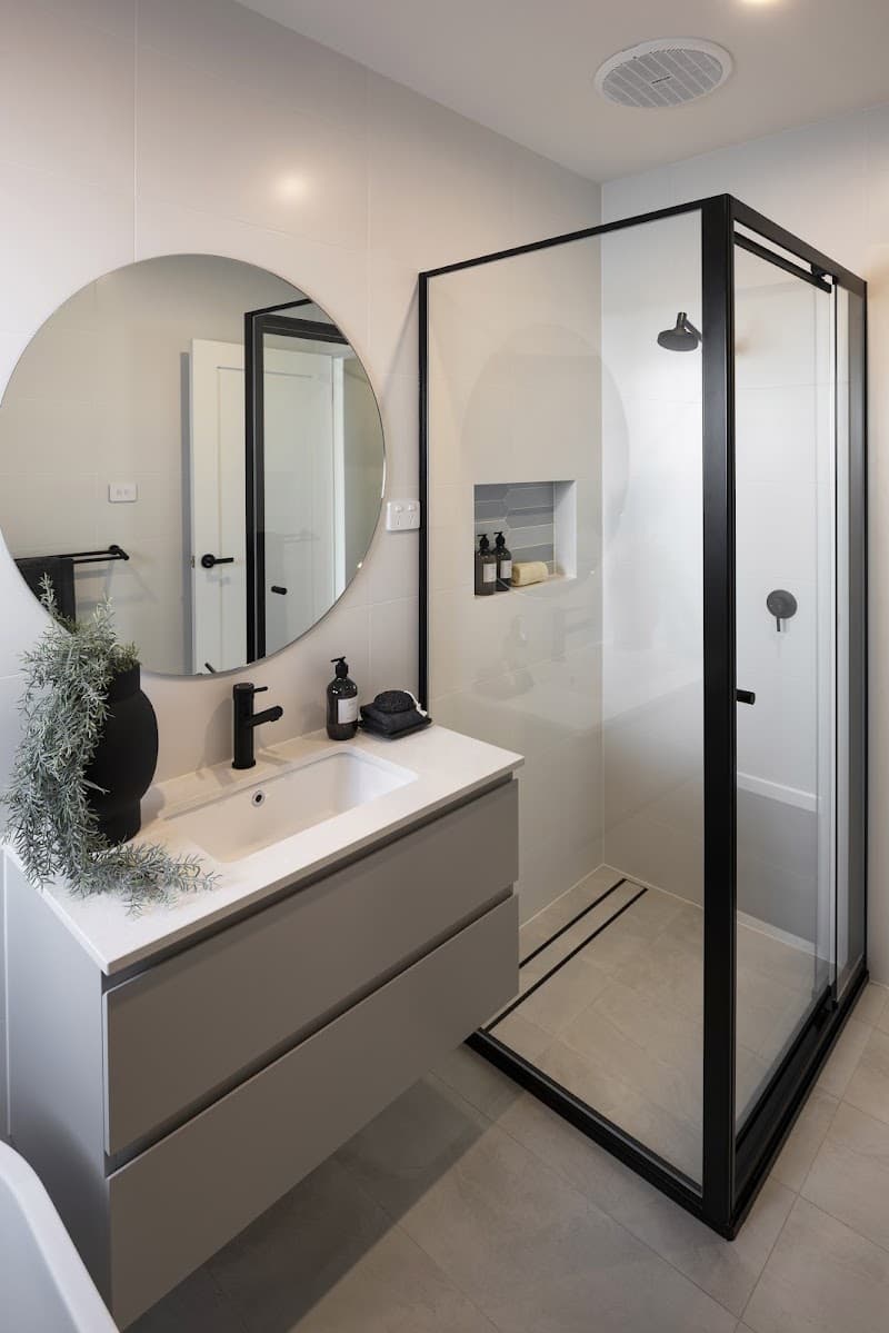 Citicoast Showerscreens and Glass glass & glazier work in Erina