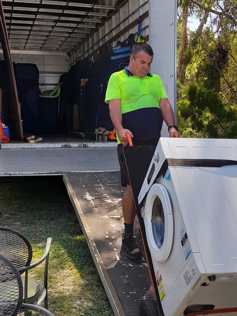 Clarkestone Movers removalist work in Coral Cove