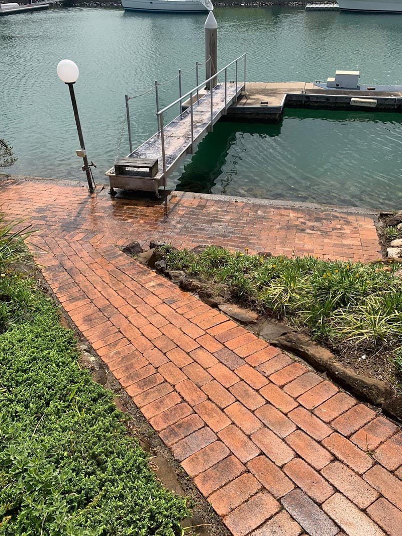 CLEANER DRIVEWAYS CLEVELAND pressure washing work in Cleveland