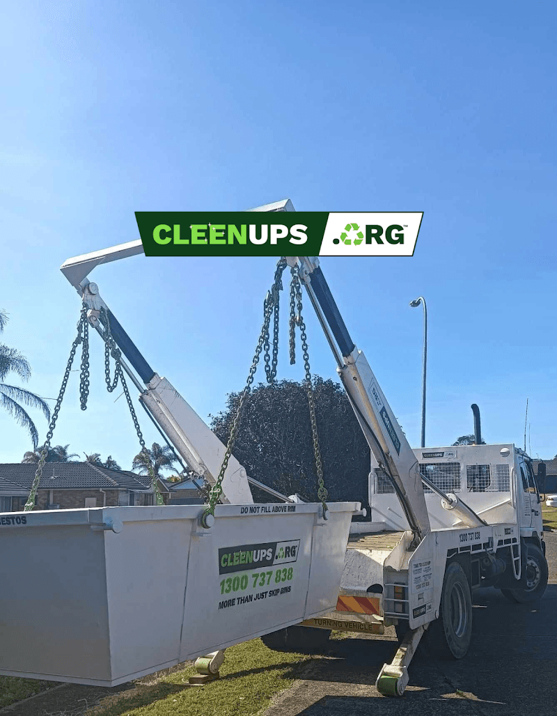 CLEENUPS Skip Bins rubbish removal work in Port Macquarie