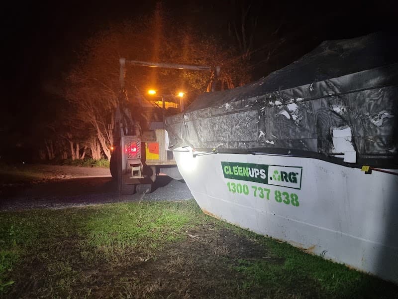 CLEENUPS Skip Bins rubbish removal work in Port Macquarie