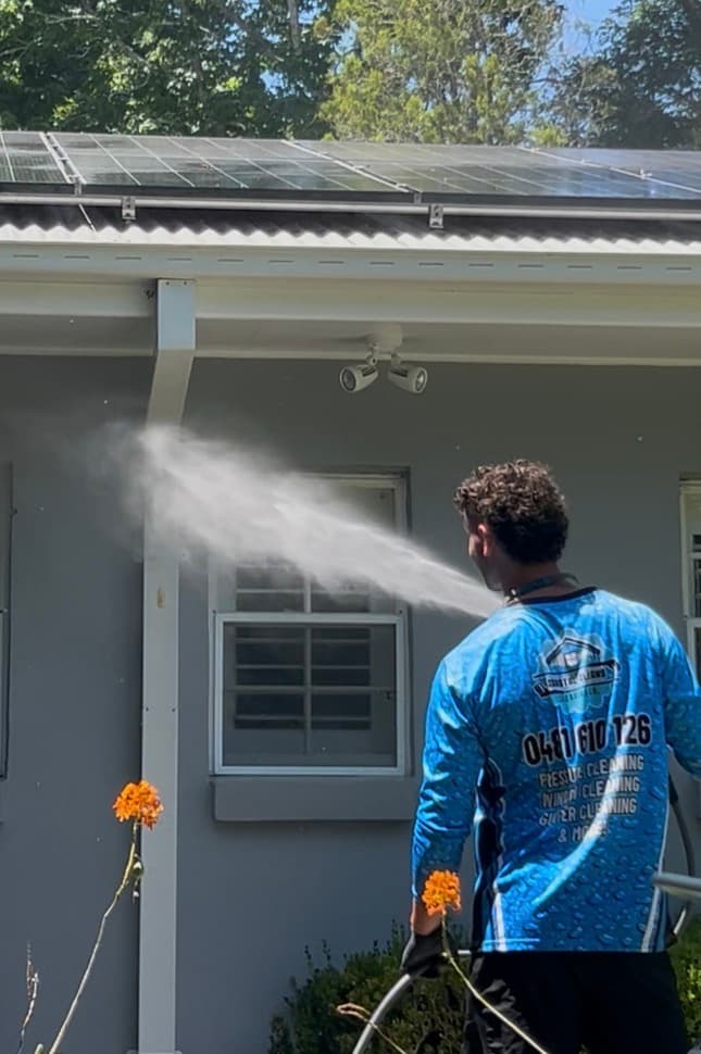 Coastal Cleans Cleaning Co. gutter cleaning work in Bateau Bay