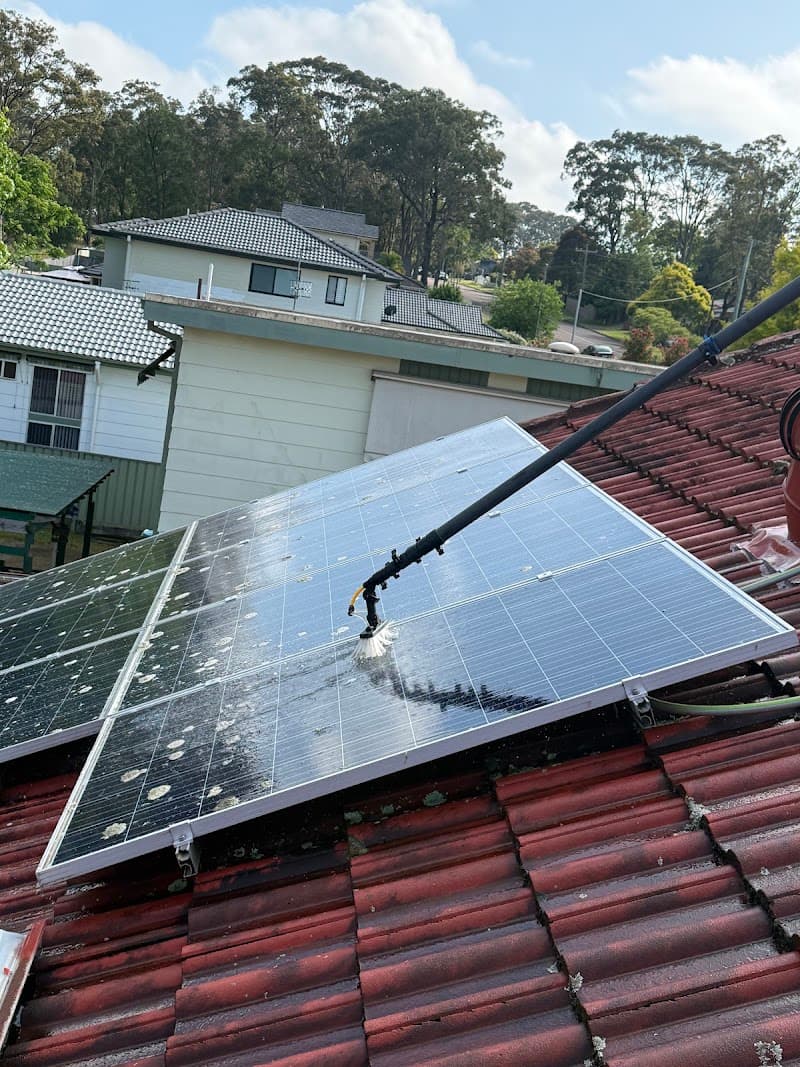 Coastal Cleans Cleaning Co. gutter cleaning work in Bateau Bay